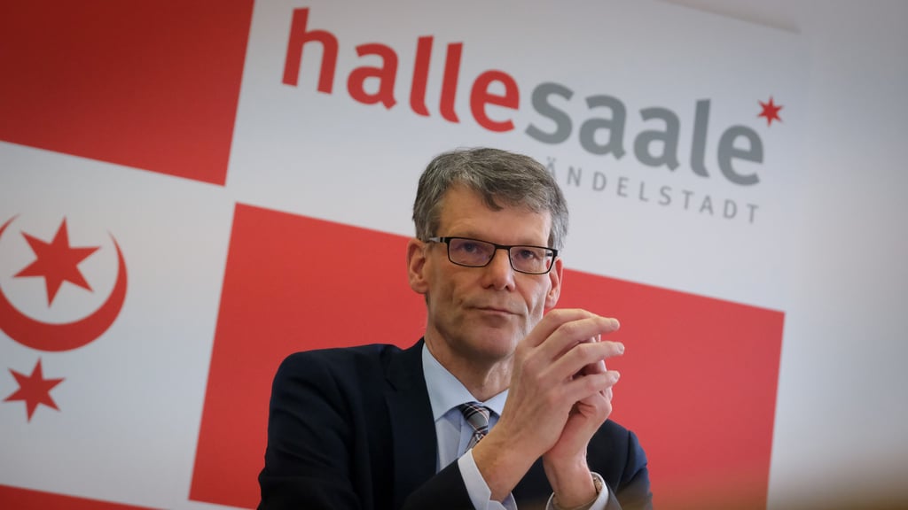Halles Bürgermeister Egbert Geier (SPD) will OB werden. Sein Name taucht seit einigen Wochen auffällig häufig im Amtsblatt und in Pressemitteilungen auf. Ist das der Amtsbonus, oder schon Wahlhilfe?