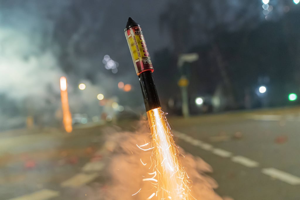 In Kayna ist eine 21-jährige Frau von einer Silvesterrakete getroffen und verletzt worden.