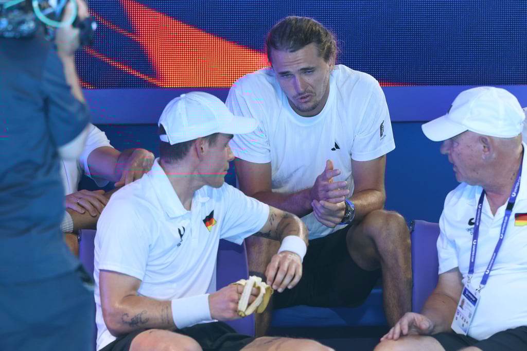 Alexander Zverev konnte wegen einer Verletzung beim Viertelfinale des United Cups nur zuschauen.