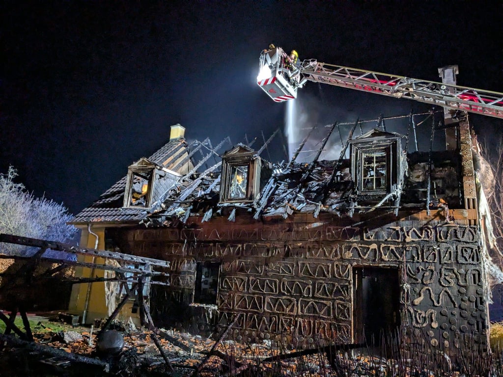 In der Silvesternacht gab es einen Brand in einem Mehrfamilienhaus in Stolberg.