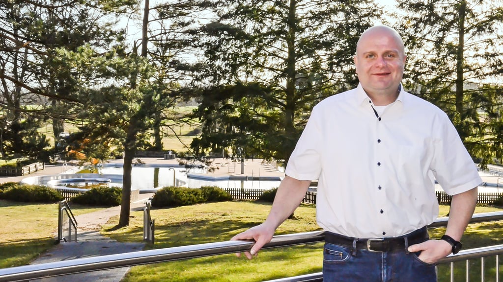 Daniel Rieck sieht in den erneuerbaren Energien eine Chance für die Gemeinde, um mehr in die freiwilligen Aufgaben, wie zum Beispiel das Freibad Diesdorf, investieren zu können. 