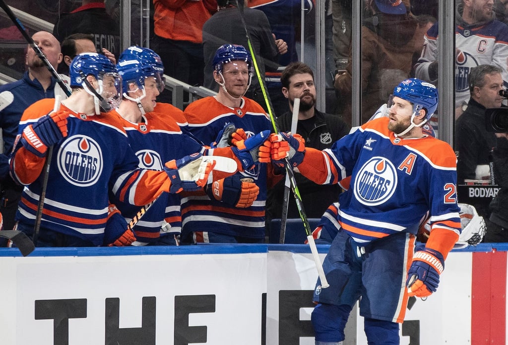 Leon Draisaitl führt die Torschützenliste der NHL mit 27 Treffern an.