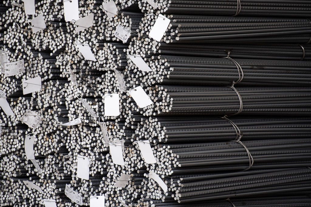 Die Krise in der Stahlindustrie trifft die Hennigsdorfer Elektrostahlwerke GmbH, die hunderte Mitarbeiter ab Januar in Kurzarbeit schickt. (Archivbild)