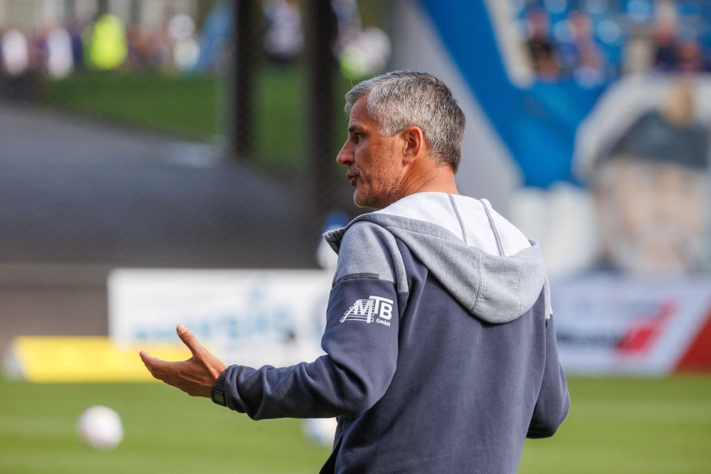 Jens Härtel hat seine Arbeit als Trainer von Erzgebirge Aue zum neuen Jahr aufgenommen.