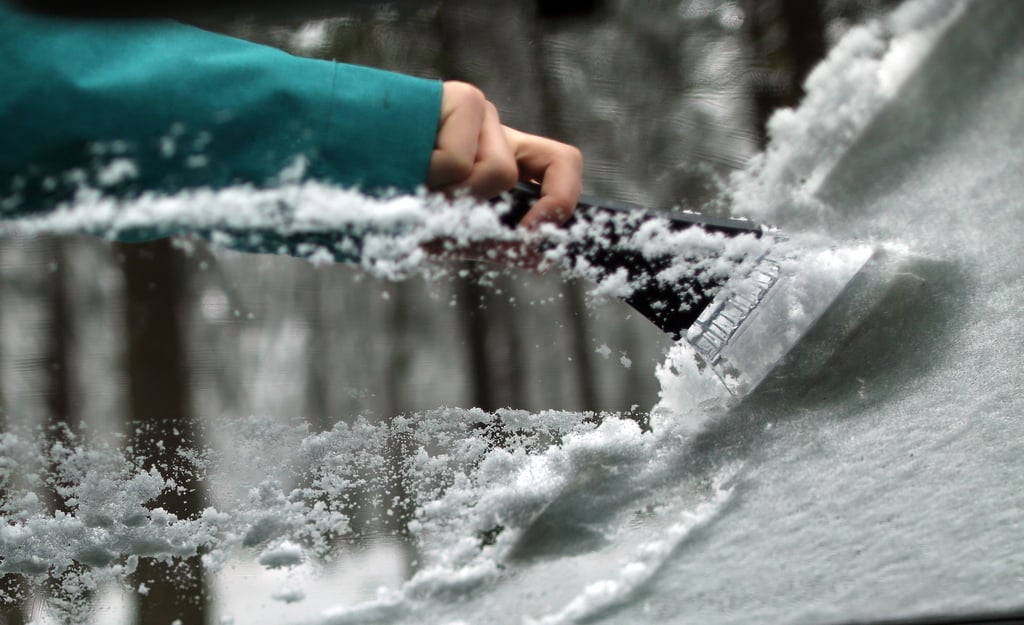 Welcher Eiskratzer zeigt die beste Leistung? „Auto, Motor und Sport“ hat 13 Modelle in verschiedenen Ausführungen und Größen getestet.