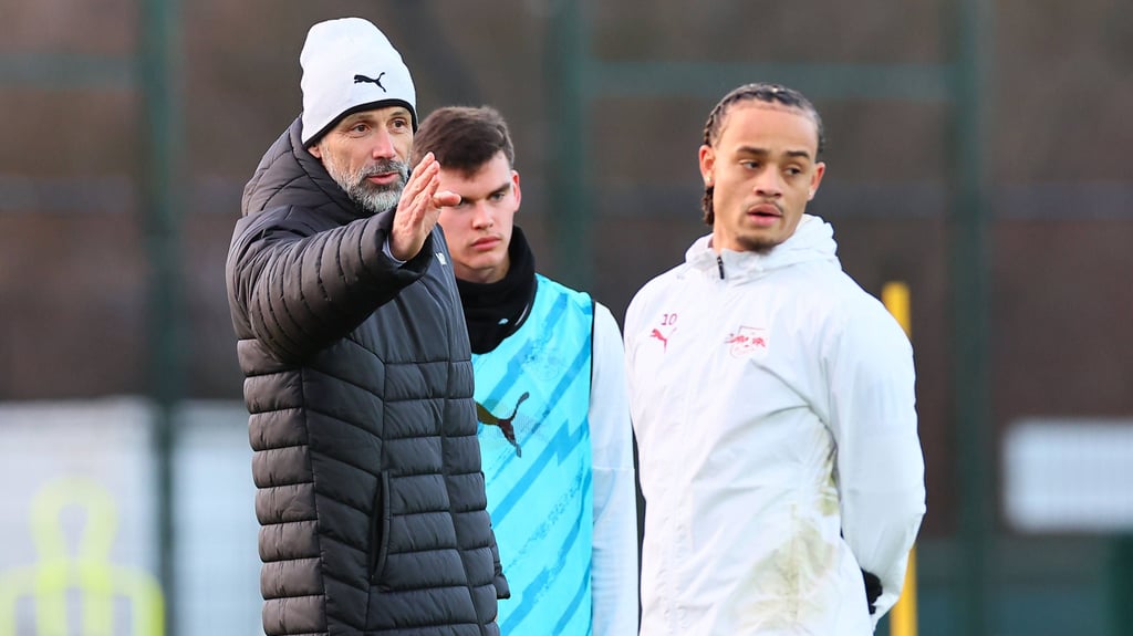 Da gehts lang: Trainer Marco Rose und Xavi Simons.