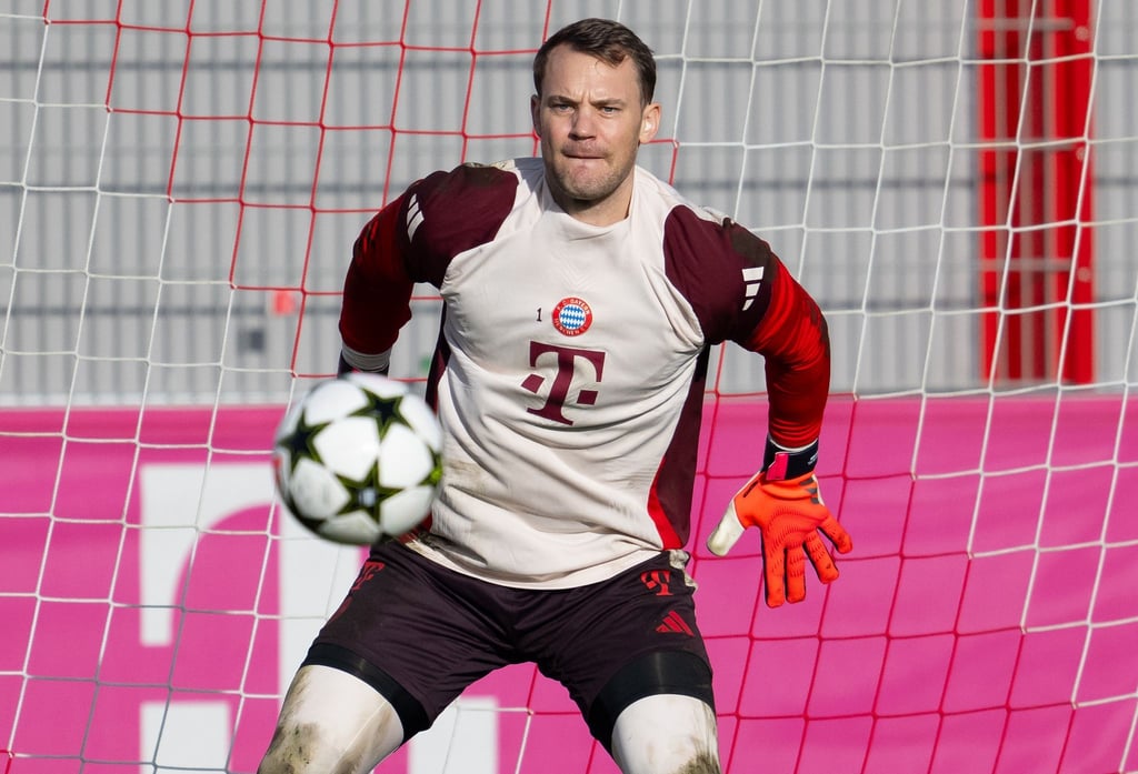 Auch der zuletzt verletzte Manuel Neuer ist beim Trainingsstart des FC Bayern dabei.