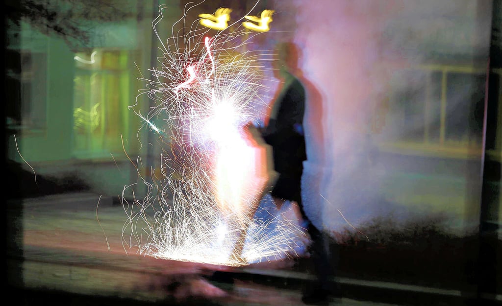 Die Gefahren, die von Silvesterfeuerwerk ausgehen, werden oft unterschätzt. Auch bei einem aktuellen Vorfall in Naumburg.