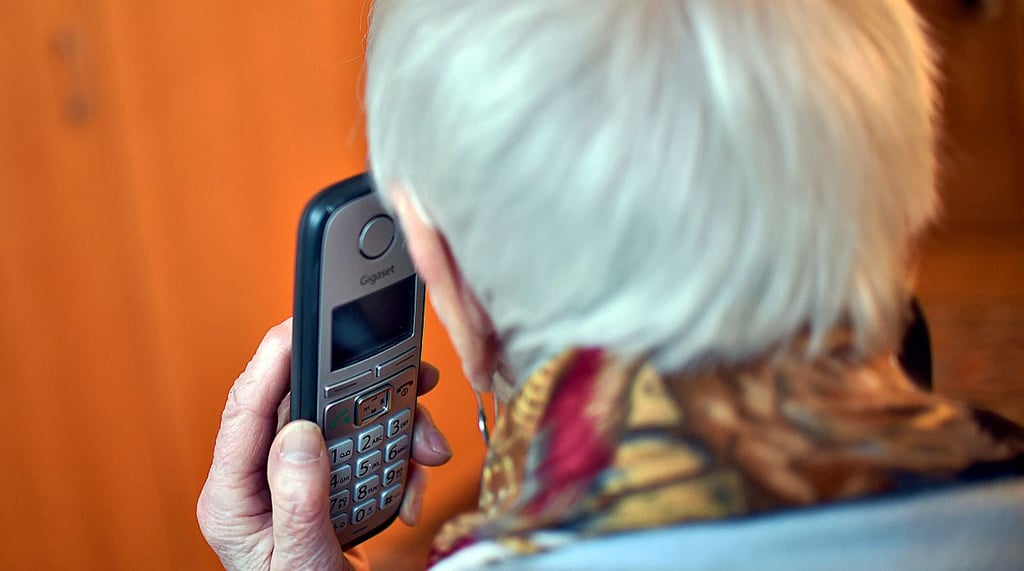 Telefonbetrüger nehmen vor allem Senioren ins Visier.