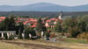 Blick auf Hasselfelde mit der Kirche in der Stadtmitte. 