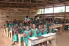 Vor dem Neubau des Schulzentrums in Nsuta/Ghana wurden die Kinder in einem baufälligen Haus unterrichtet. 