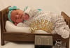 Neujahrsbaby 2025: Die kleine Juna Christine Dorit Kitzel kam am 1. Januar um 2:47 Uhr im Altmark-Klinikum Gardelegen gesund und munter zur Welt. Mit 3170 Gramm und 50 Zentimetern startet sie ihr Leben voller Hoffnung und Freude. 