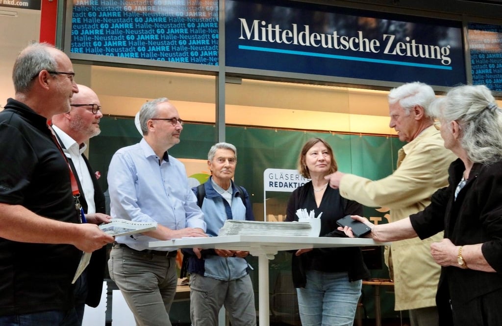 Mehrere Monate gab es vor und im Gläsernen Büro interessante Gespräche. Die Neustädter nahmen das Angebot zahlreich an.