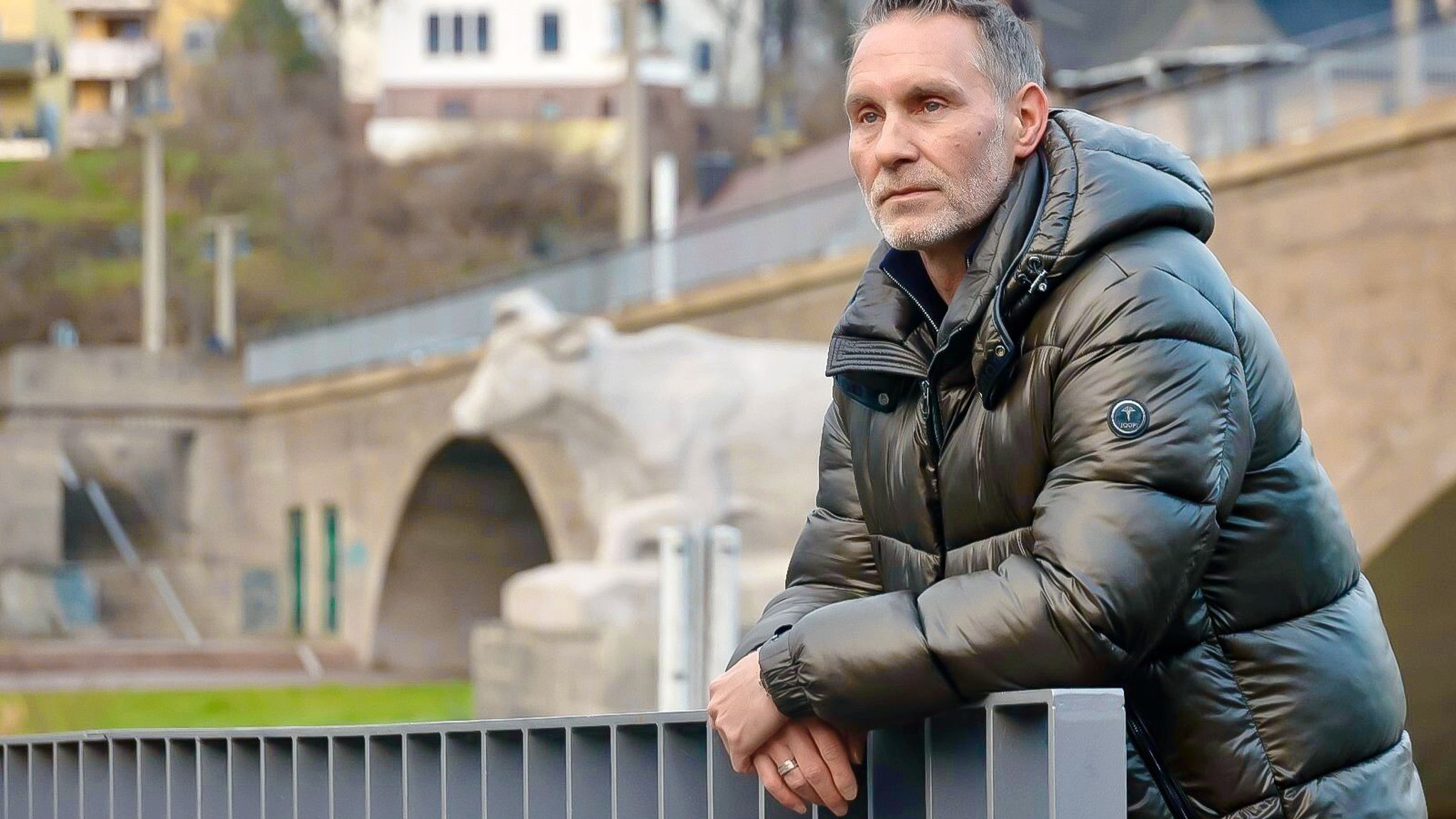 Dirk Schäfers & Dr. Andreas Wels Kandidat Porträt: Andreas Wels (Hauptsache Halle): Sprung seines Lebens