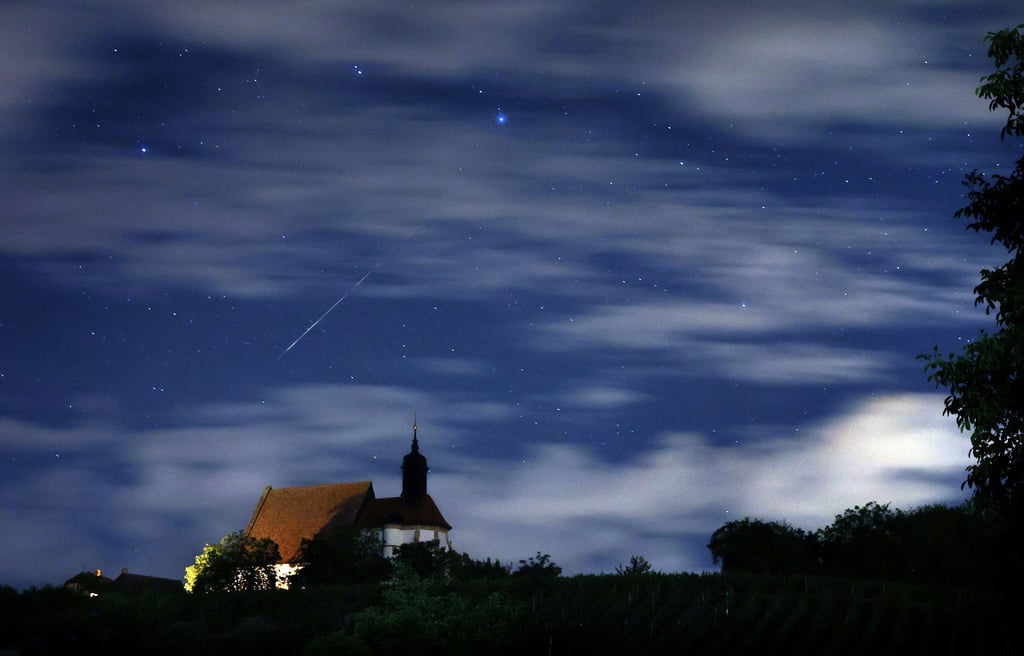 An vielen Orten Deutschlands wird der Himmel vermutlich nicht klar genug für einen Blick auf die Sternschnuppen der Quadrantiden sein. (Symbolbild)