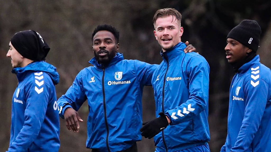Die Spieler vom 1. FC Magdeburg beim Training im Dezember.