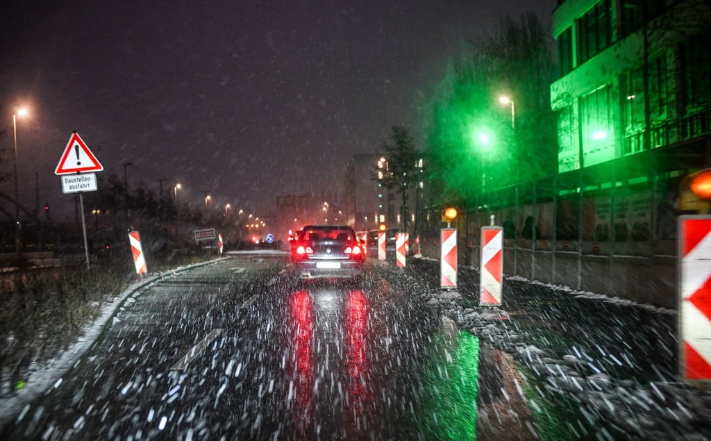 Der Deutsche Wetterdienst kündigt Frost und Glätte in Berlin und Brandenburg an, später soll es schneien. (Symbolbild)