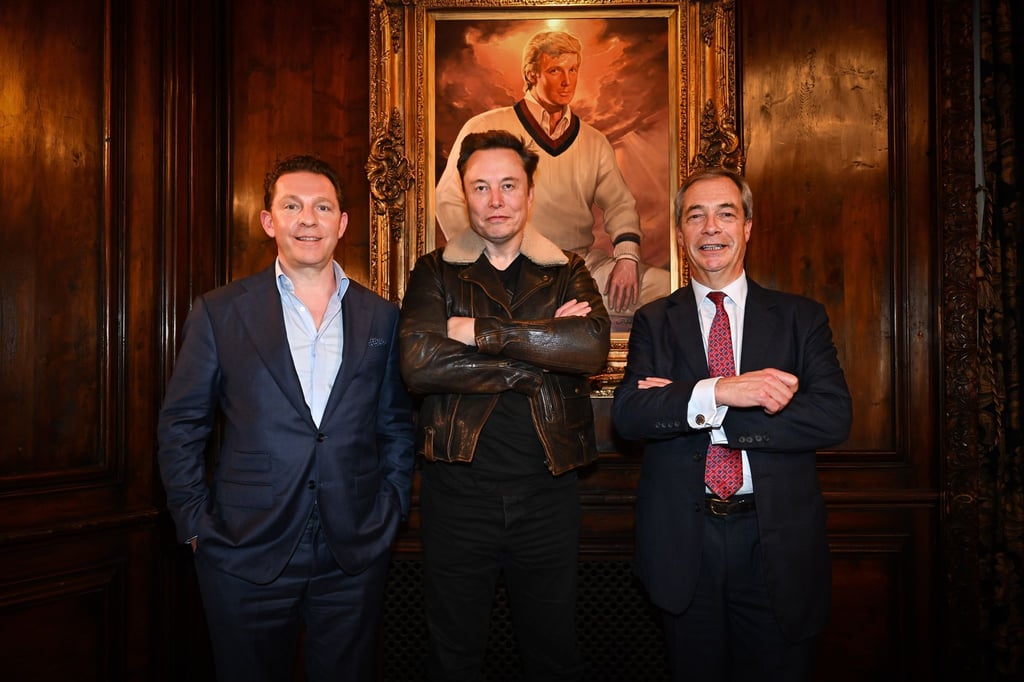 Musk (Mitte) und Farage (rechts) hatten sich erst im Dezember in Florida getroffen. Links der Schatzmeister von Reform UK, Nick Candy. (Archivbild)
