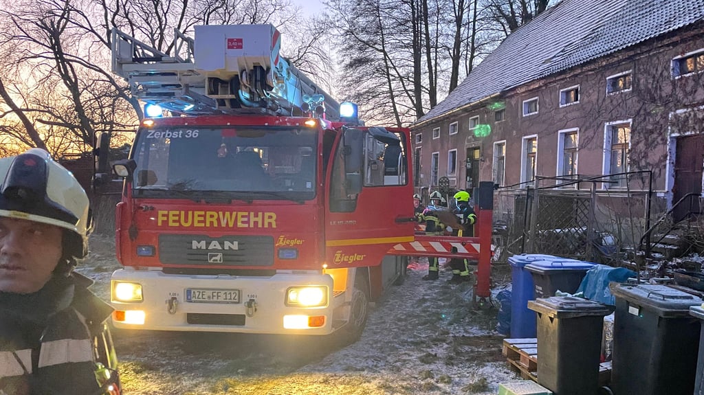 Am Sonnabendmorgen rückten die Freiwilligen Feuerwehren Garitz-Bornum und Zerbst zu einem vermuteten Schornsteinbrand aus.