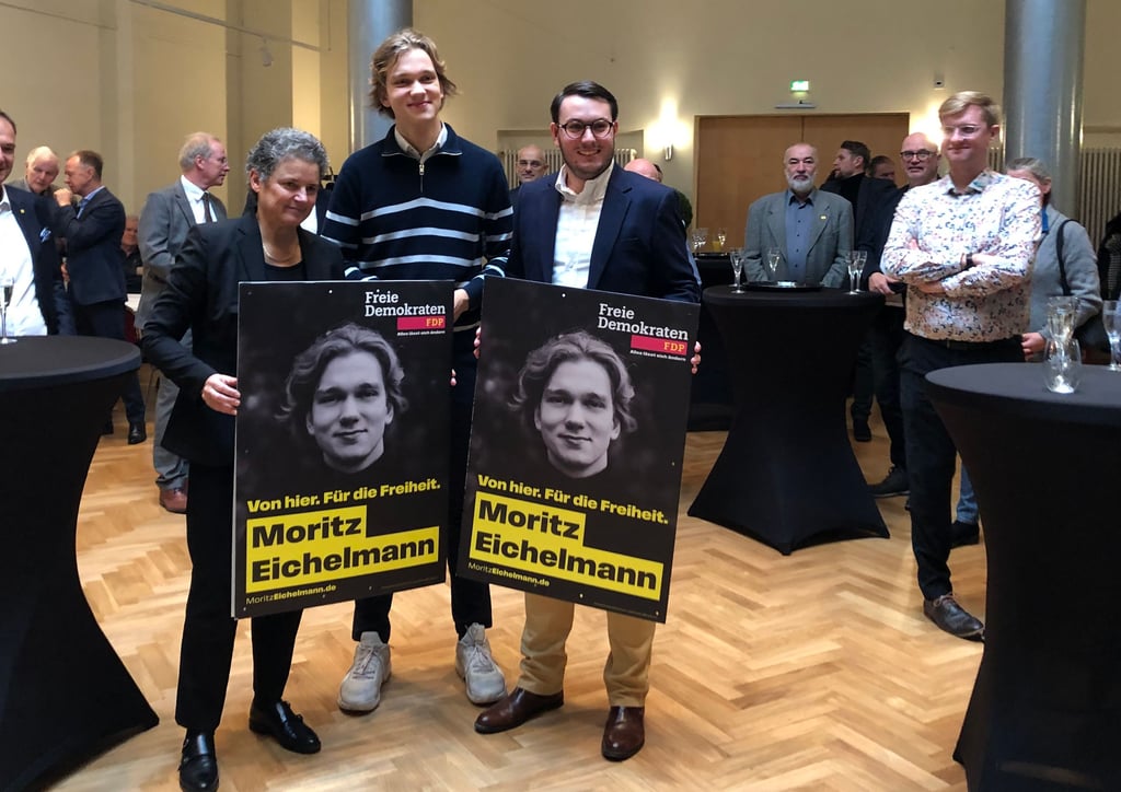 Beim Dreikönigstreffen der  FDP im Weißenfelser Kulturhaus waren Ministerin Lydia Hüskens, FDP-Bundestagskandidat Moritz Eichelmann und FDP-Kreisvorsitzender Maximilian Gludau schon im Wahlkampfmodus.
