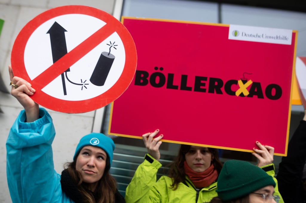 Mehr als 1,9 Millionen Menschen haben die beiden Petitionen unterschrieben.