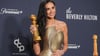 Mit 62 Jahren gewinnt Demi Moore ihren ersten Golden Globe.