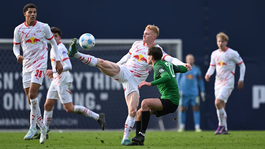 RB-Defensivspieler Nicolas Seiwald im Testspiel gegen Banik Most-Sous.