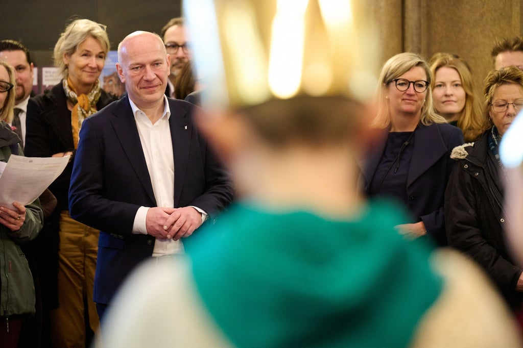 Wegner wollte mit dem Besuch der Sternsinger ein „fröhliches Zeichen zum Jahresauftakt“ setzen.
