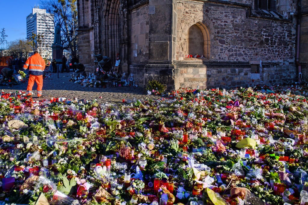 Zweieinhalb Wochen nach dem Anschlag in Magdeburg wurde damit begonnen, den Gedenkort an der Johanniskirche zu verkleinern.