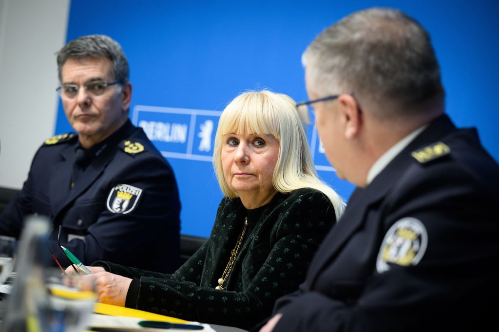 Innensenatorin Iris Spranger (SPD) nach der jüngsten Silvesternacht fordert Konsequenzen - Polizei und Feuerwehr sehen das ähnlich.