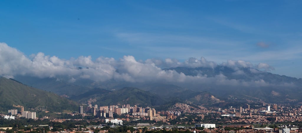 Wunderschön und berüchtigt: Medellín liegt eingebettet von hohen Bergen in den kolumbianischen Anden.