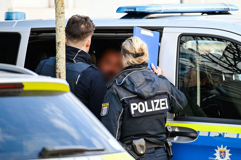 Dem Tatverdächtigen von Rimbach wird Geiselnahme vorgeworfen. Er wurde in Untersuchungshaft genommen.