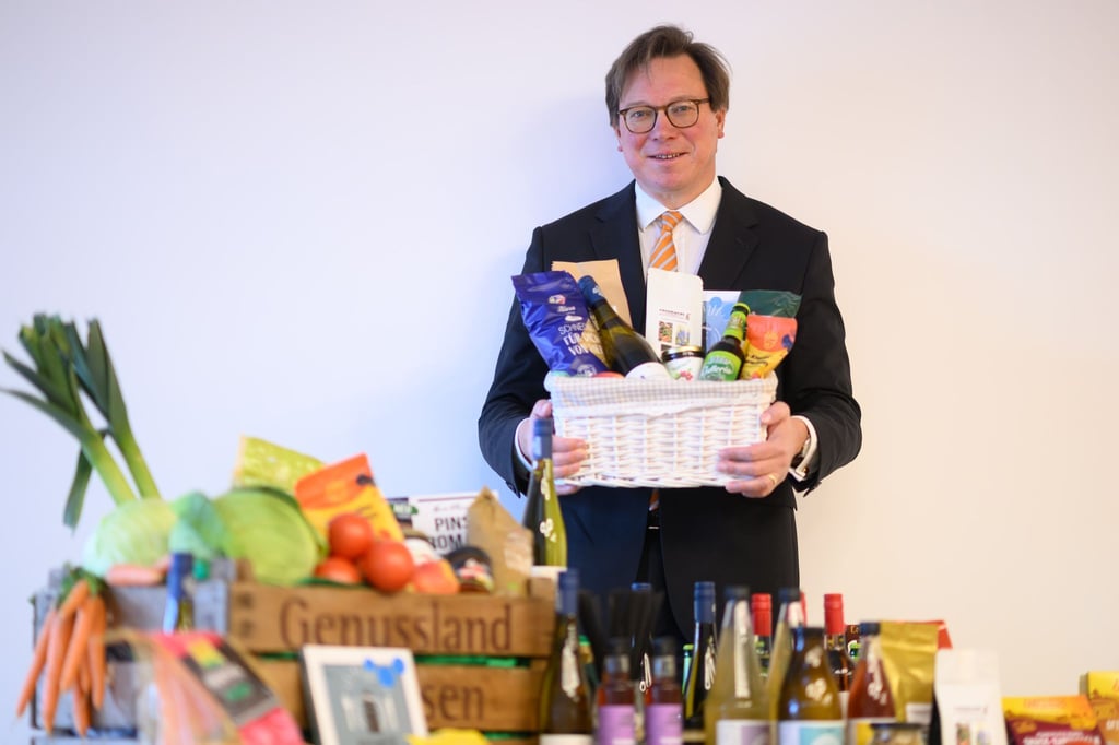 Freut sich, dass kulinarische Genüsse aus Sachsen auf der Grünen Woche vertreten sind - der sächsische Landwirtschaftsminister Georg-Ludwig von Breitenbuch.