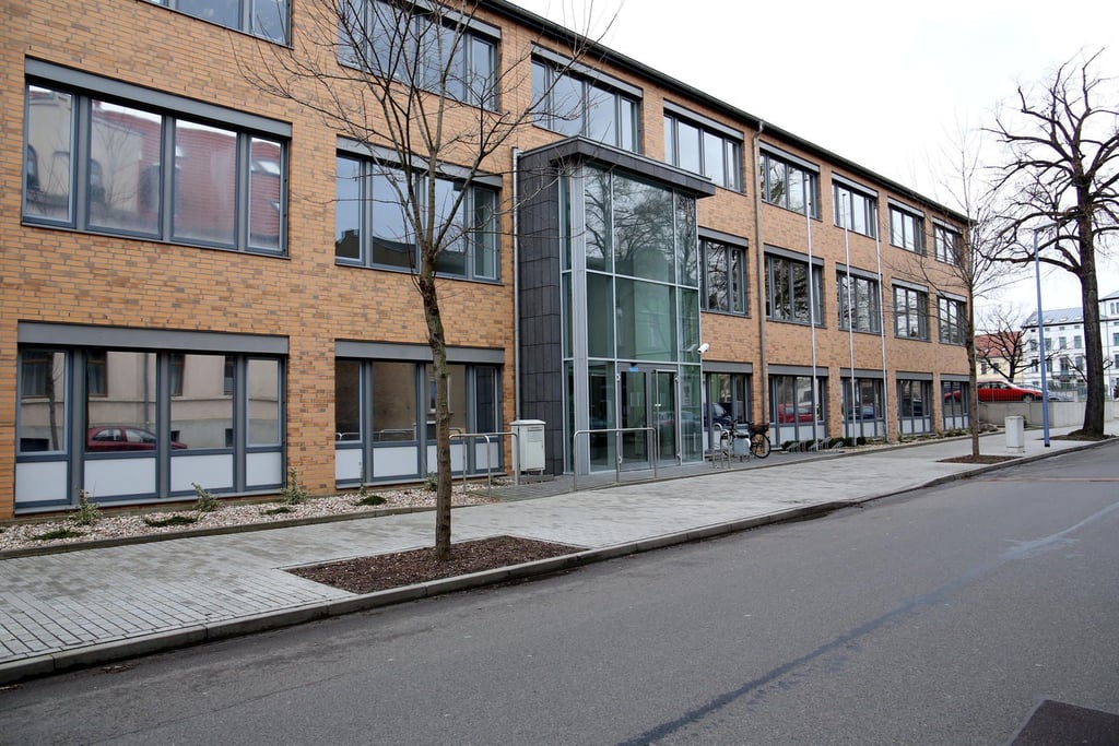 Vor dem Bernburger Amtsgericht musste sich der Mann wegen der Vorwürfe jetzt verantworten.