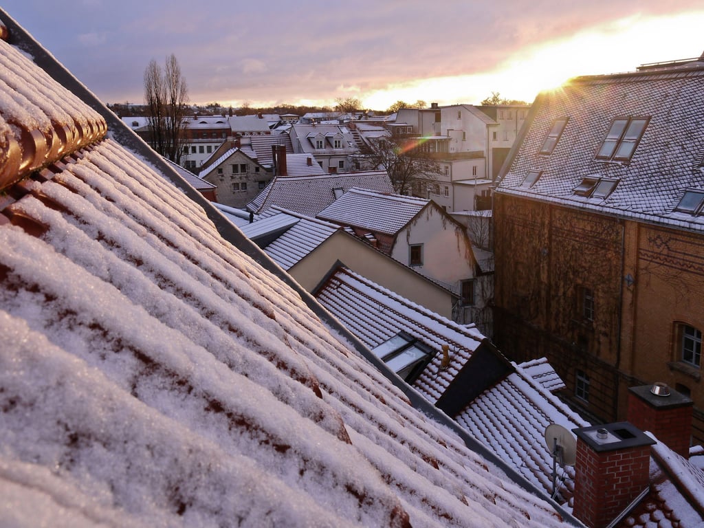 Frostiges Wetter kann nicht nur für stimmungsvolle Bilder sorgen - auch die Gefahr von Wasserrohrbrüchen steigt.