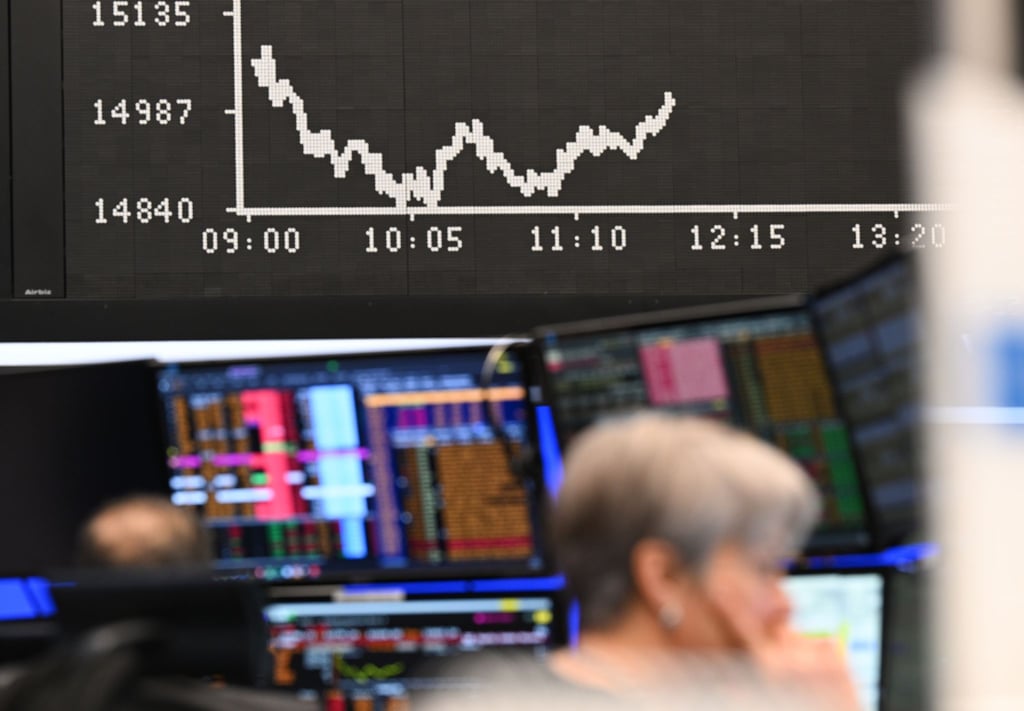 Wer an der Börse tätig ist - etwa als Aktienhändlerin - muss vor allem schnelle Entscheidungen treffen können.