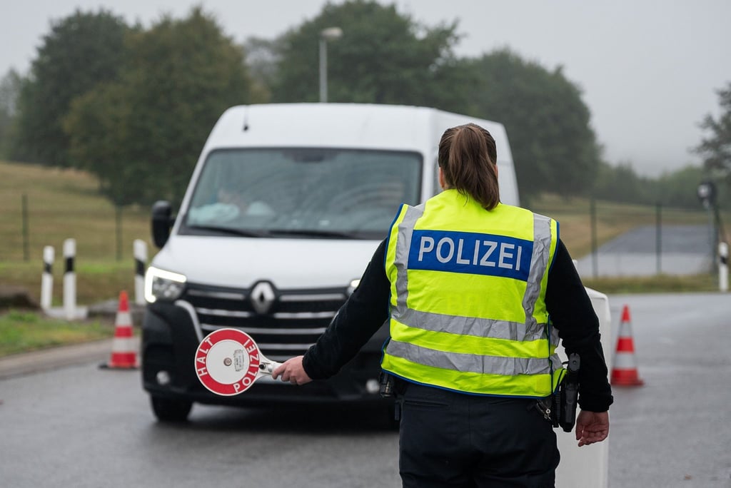 Die Staatsanwaltschaft hat Anklage gegen zwei mutmaßliche Schleuser erhoben. (Symbolbild)