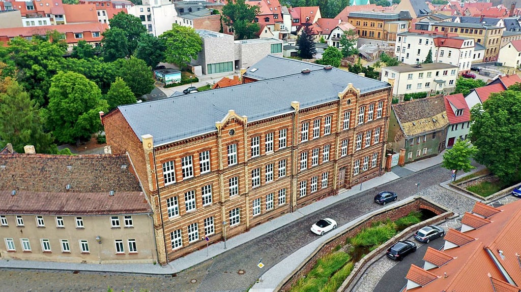 Die ehemalige Grabenschule wird zum Bürgerrathaus umgebaut.
