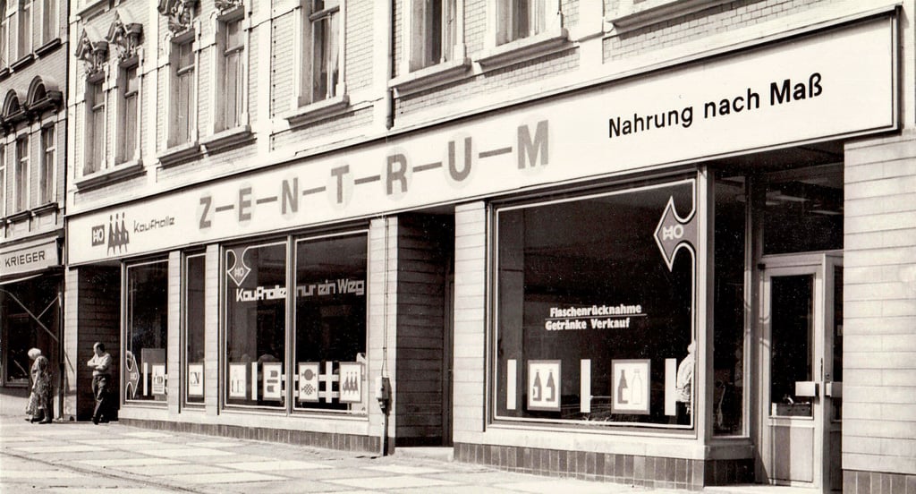 Die HO-Kaufhalle „Zentrum“ in der Wendischen Straße 30: Nach der Wende zog ein Schuhgeschäft ein. Jetzt herrscht Leerstand.