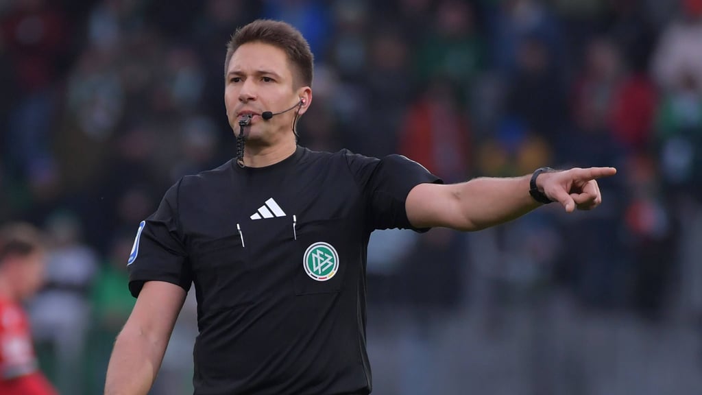 Der DFB setzt Tobias Reichel als Schiedsrichter für RB Leipzig gegen Werder Bremen ein.