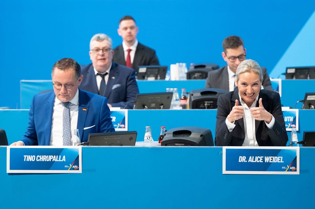 Tino Chrupalla, Vorsitzender der AfD, will der Co-Vorsitzenden, Alice Weidel, im Bundestagswahlkampf den Rücken stärken.