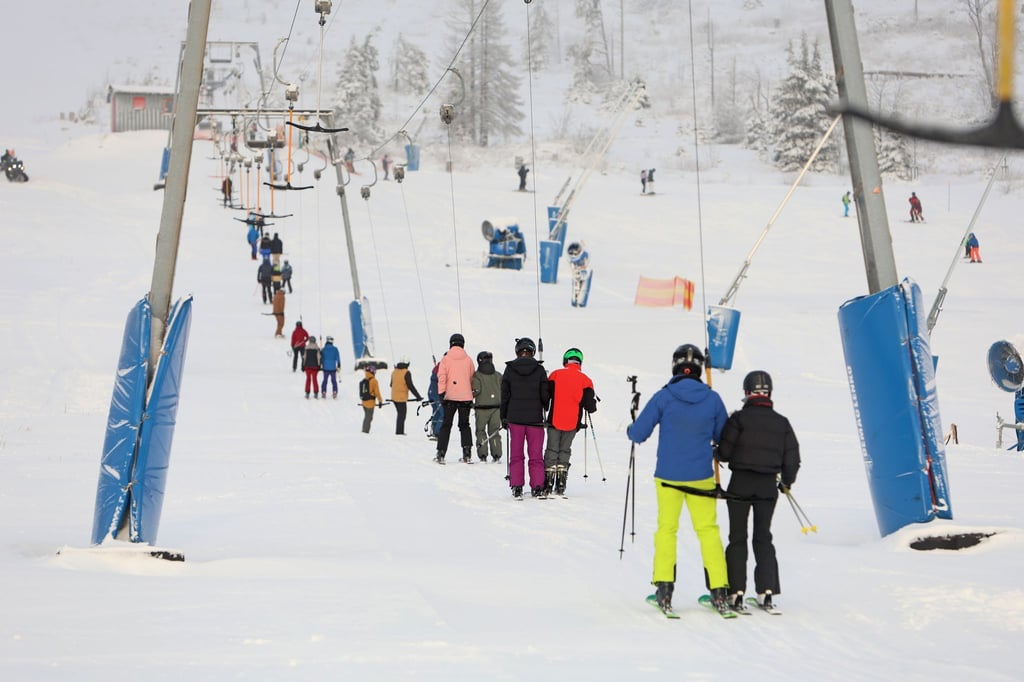 Viele Wintersportler nutzten das Angebot und sorgten für gefüllte Pisten.