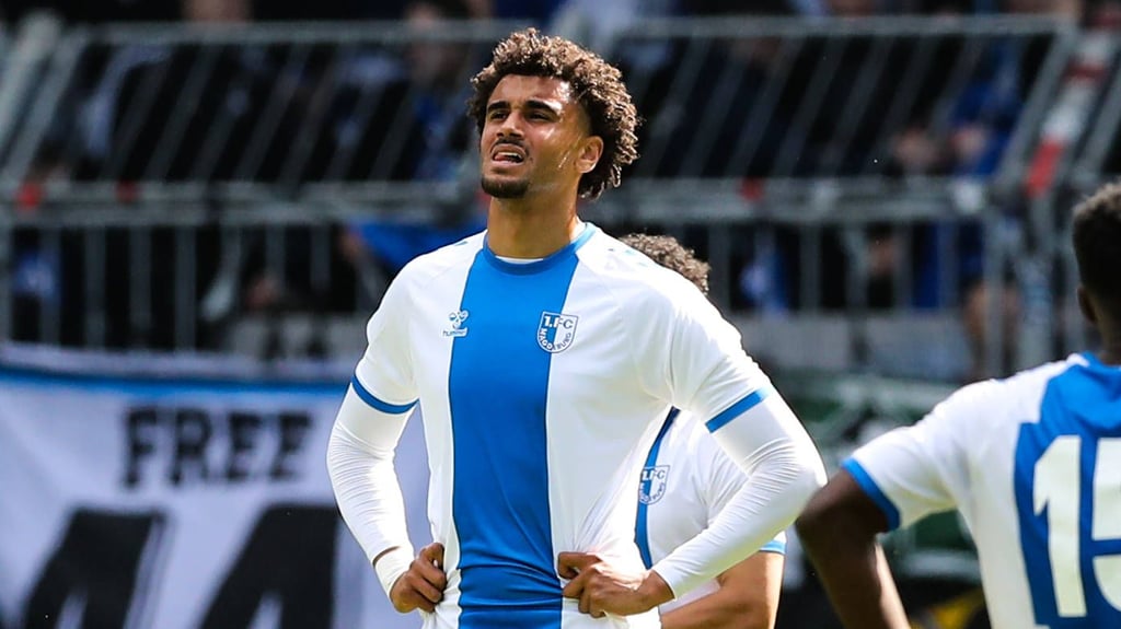 Im Sommer 2024 verließ Jamie Lawrence nach zwei Saisons des 1. FC Magdeburg. In seiner Zeit beim FCM hat das große Abwehrtalent viel gelernt, auch über sich selbst.