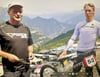 Der Lossaer Unternehmer Bernd Iwanow und Mountainbike-Spitzenfahrer Simon Maurer (r.) sind jetzt ein Team. 