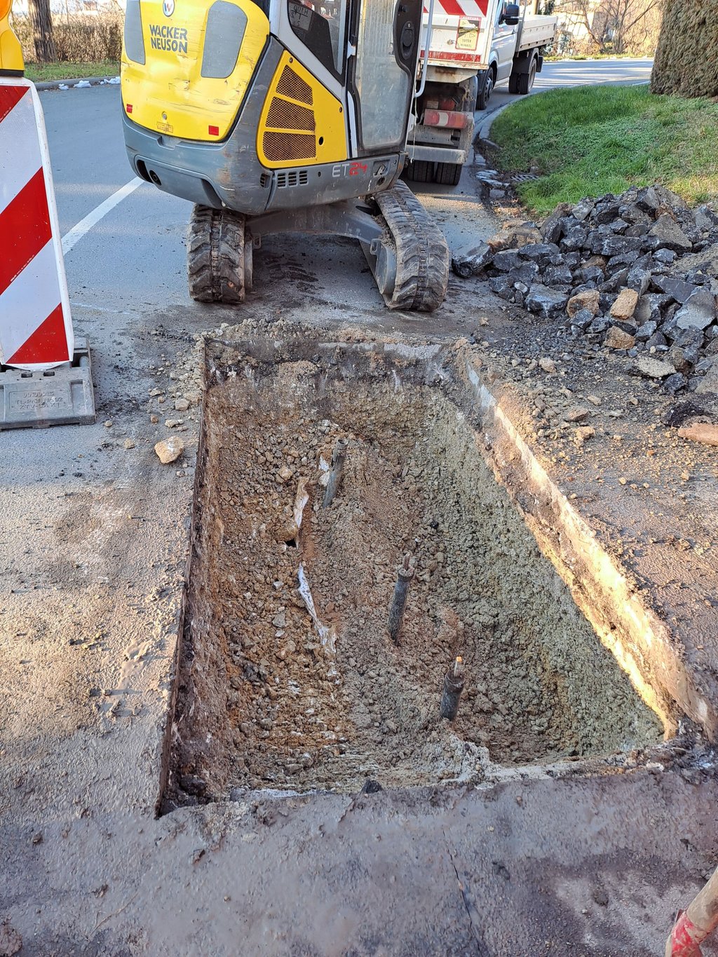 ine Reparatur an der Trinkwasserleitung in der Zeitzer Straße in Hohenmölsen macht eine halbseitige Sperrung notwendig.