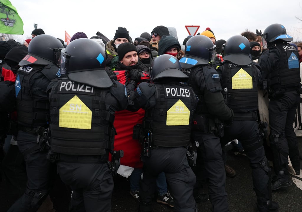 Der Polizeieinsatz beim AfD-Bundesparteitag in Riesa steht in der Kritik.