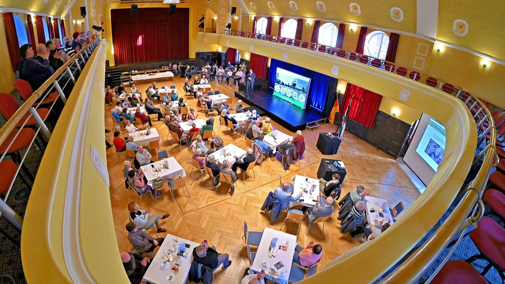 Gut besucht war am Sonntagnachmittag der Saal des Bestehornhauses beim Tag der offenen Tür der Stadt.