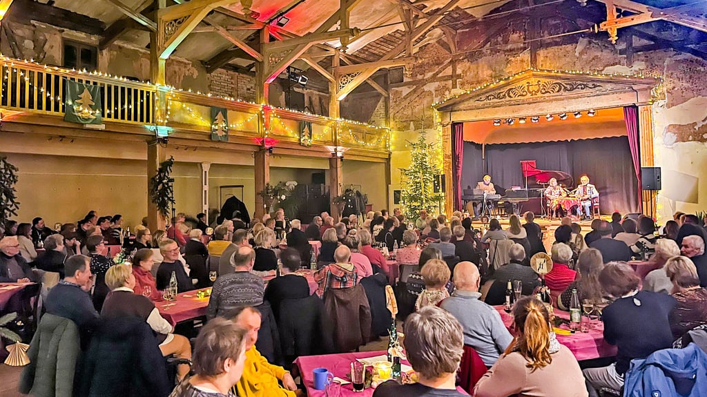 Bei manchen Veranstaltungen ist der historische Saal im Simonetti-Haus, der maximal 150 Gäste fasst, auch schon ausverkauft.