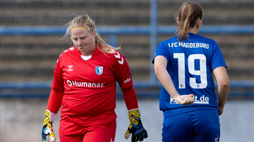 Florentine Rudloff (l.) ist einer der beiden Torhüterinnen im FCM-Frauenteam.