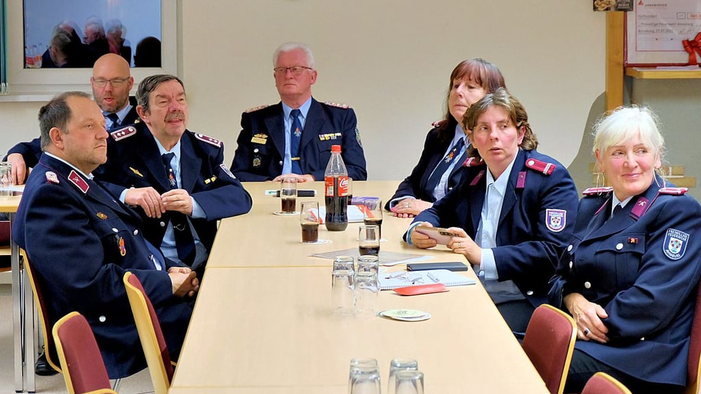 Im Versammlungsraum der Freiwilligen Feuerwehr Annaburg ist am Samstagabend die Jahreshauptversammlung über die Bühne gegangen.